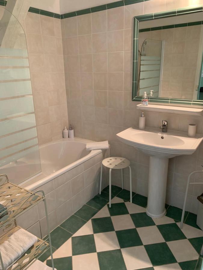 تورْ دو فورْ Chambres D'Hotes Maison Redon المظهر الخارجي الصورة