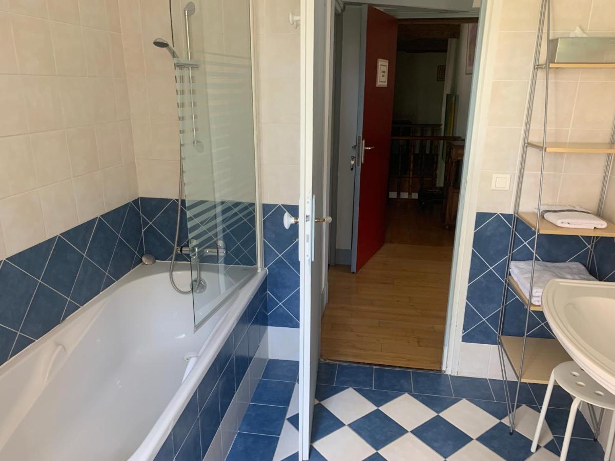 تورْ دو فورْ Chambres D'Hotes Maison Redon المظهر الخارجي الصورة