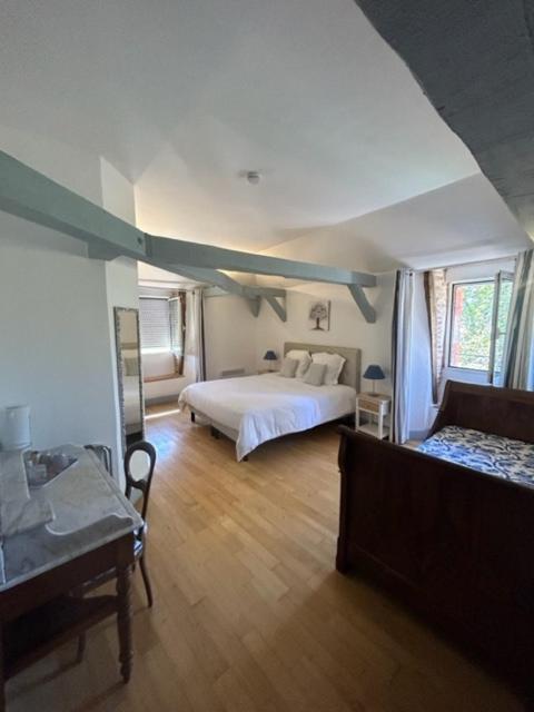 تورْ دو فورْ Chambres D'Hotes Maison Redon المظهر الخارجي الصورة